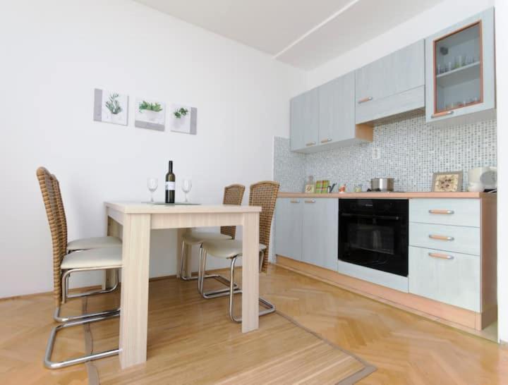 Apartments Jana Makarska Buitenkant foto